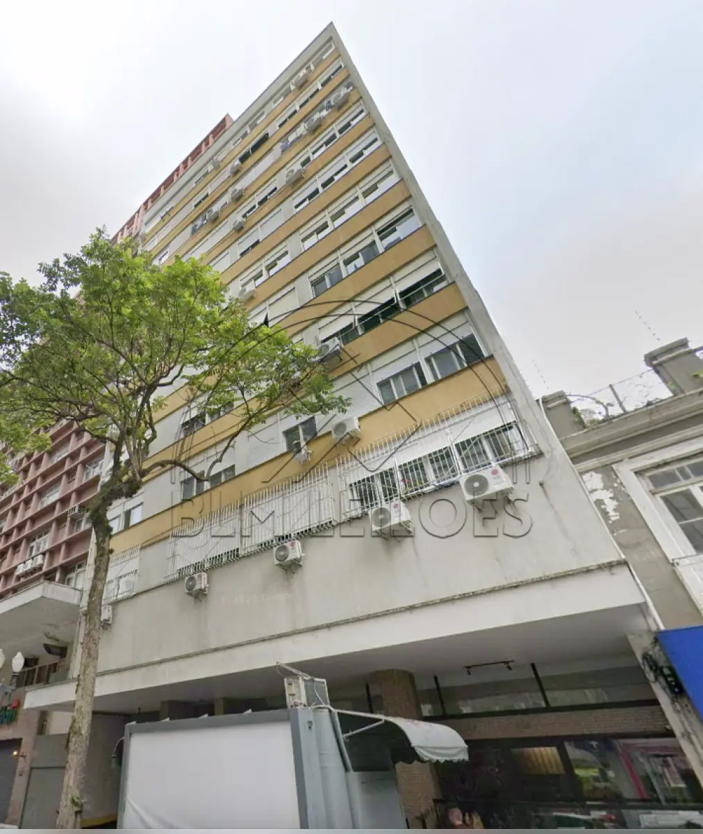 LOTE 000 - EXCELENTE APARTAMENTO E VAGA DESOCUPADOS NO BAIRRO CENTRO